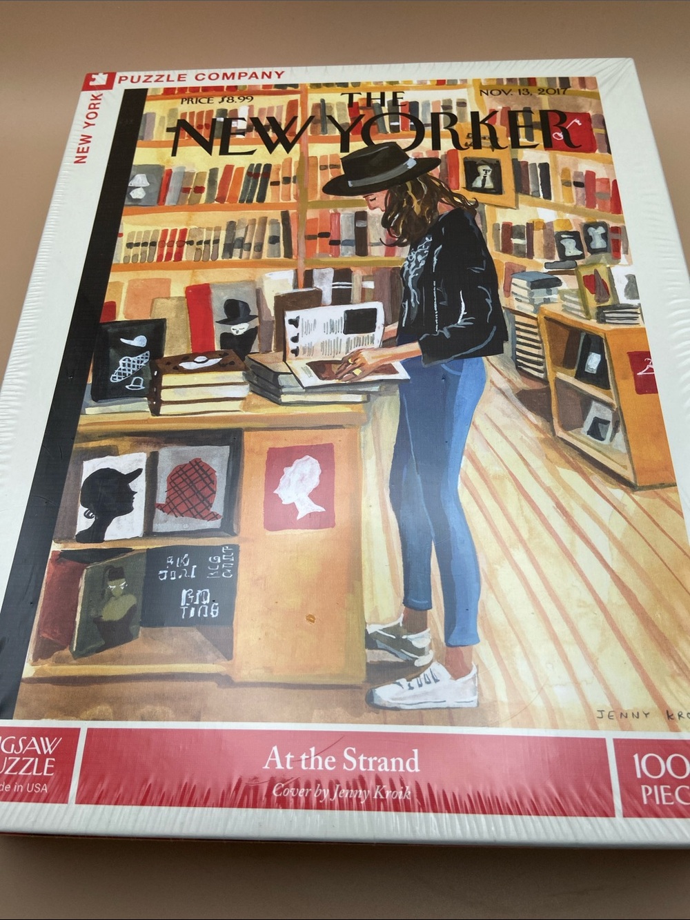 New York Puzzle Company - New Yorker at The Strand - 1000 Piece Jigsaw Puzzle